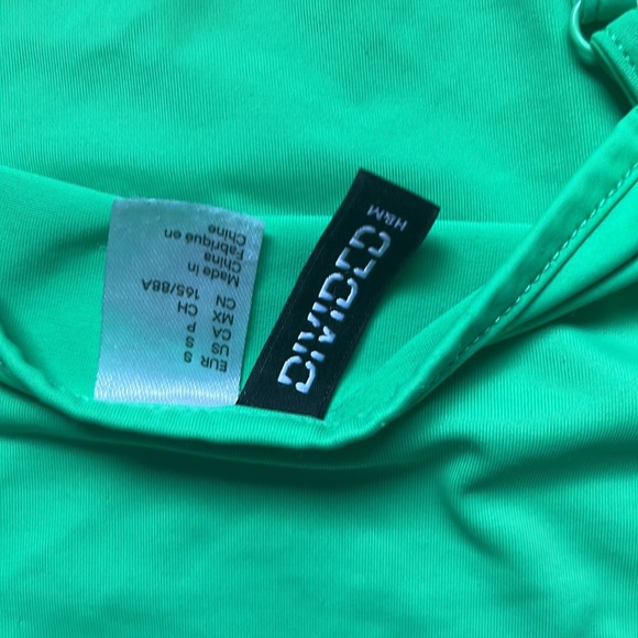 Green ruffle crop top - Picture 4 of 4